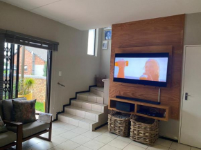 Spacious modern 2-bedroom duplex apartment